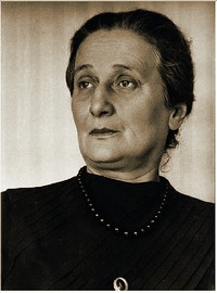 av2